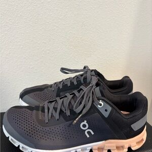 On Running Cloud Women’s 7 Gray Pink CloudTec Swiss Engineering Sneakers